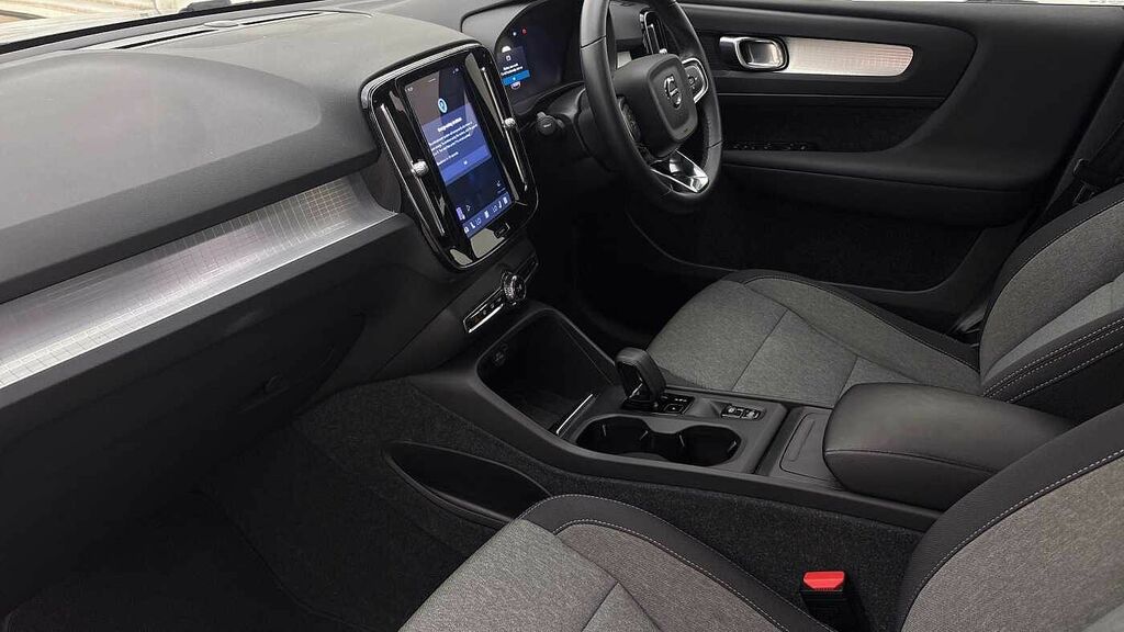 Volvo XC40 Core, B3 Mild Hybrid, CA23GGP Blue #3