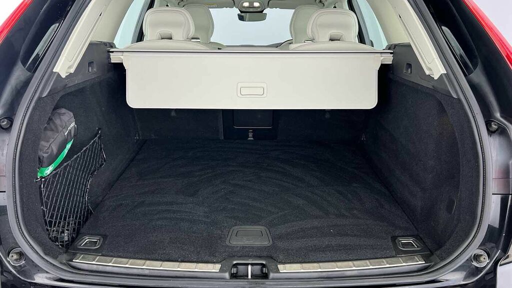 Volvo XC60 Plus, B4 Mild Hybrid, Dark Black #6