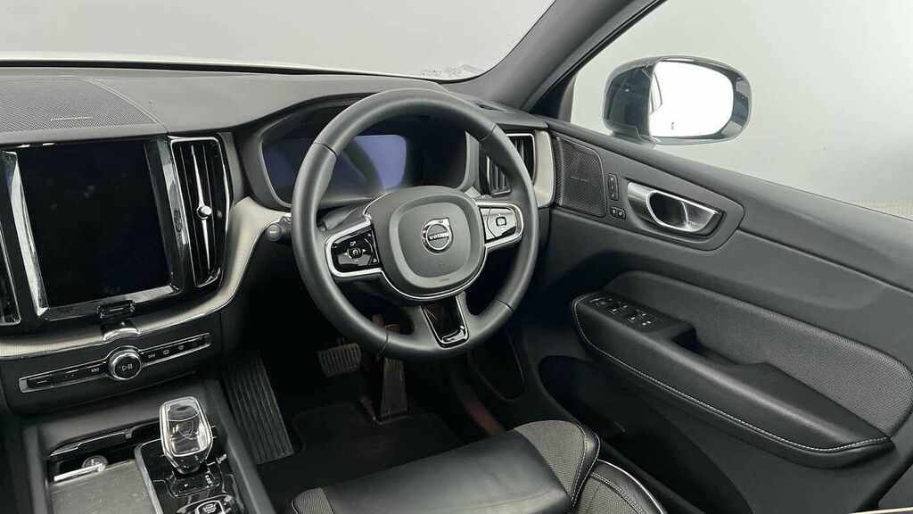 Volvo XC60 Ultimate Silver #7