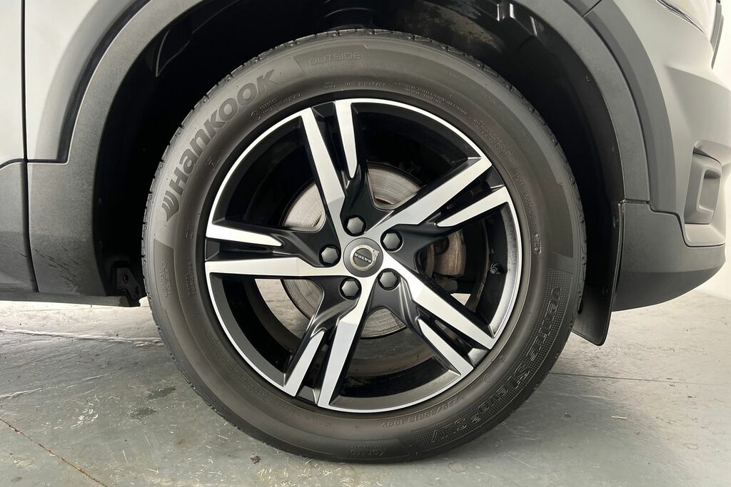 Volvo XC40 T3 R-design Black #5