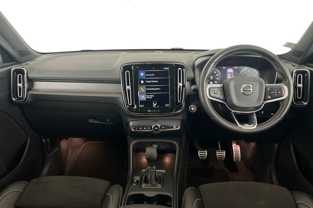 Volvo XC40 T3 R-design Black #6