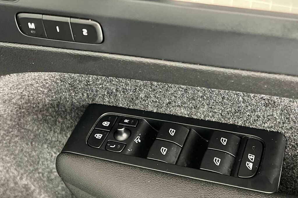 Volvo XC40 2.0 B3p Core Black #55