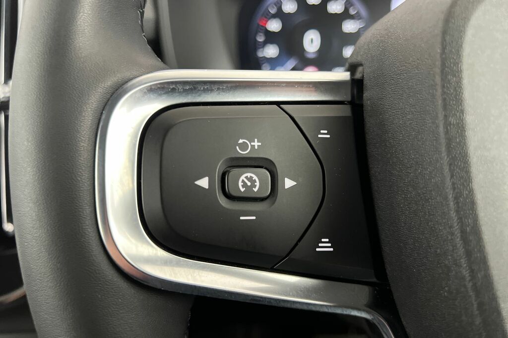 Volvo XC40 2.0 B3p Core Black #21