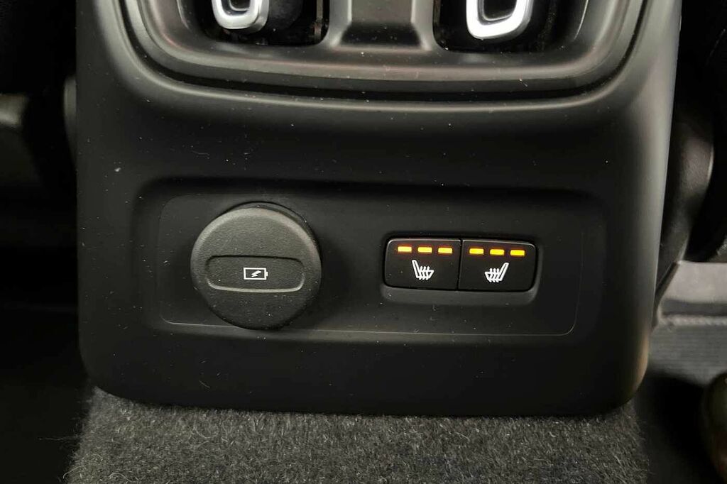 Volvo XC40 2.0 B3p Core Black #59