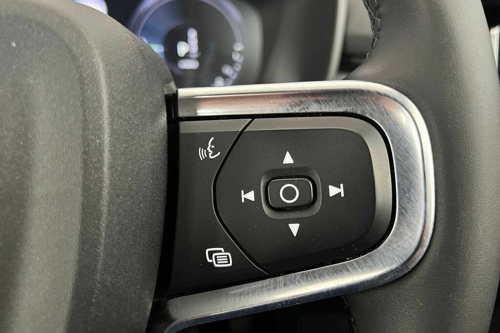 Volvo XC40 2.0 B3p Core Black #23