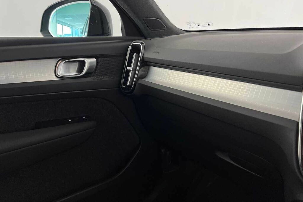 Volvo XC40 2.0 B3p Core Black #72