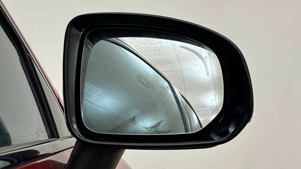 Volvo XC60 Plus Black Edition Black #17