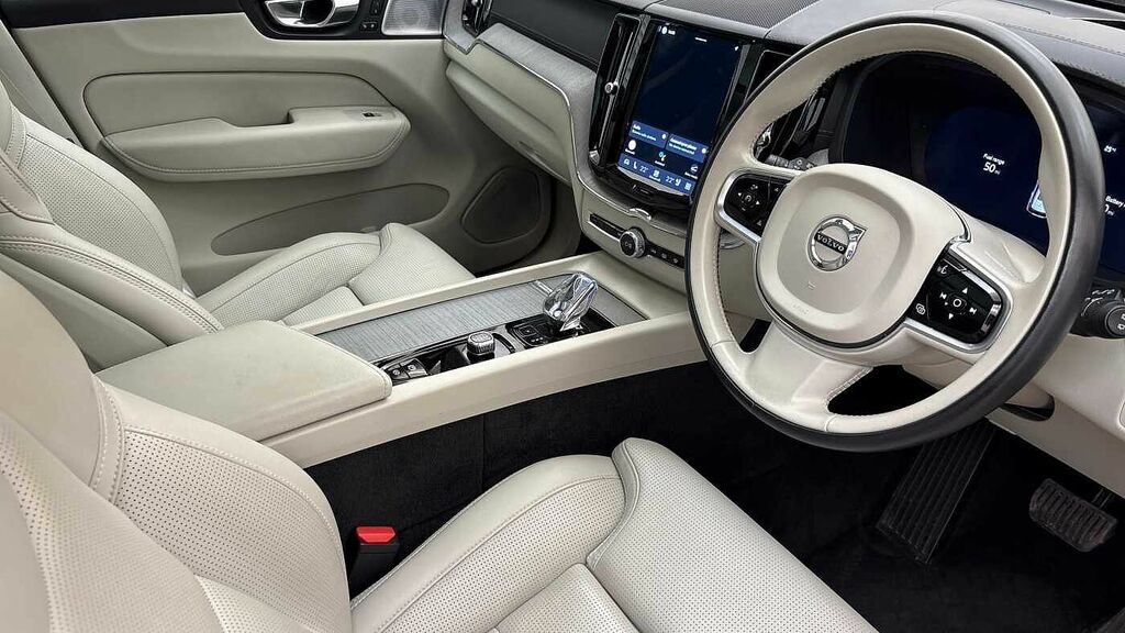 Volvo XC60 Recharge Ultimate, T8 Awd Plug-in Hybrid, Red #3