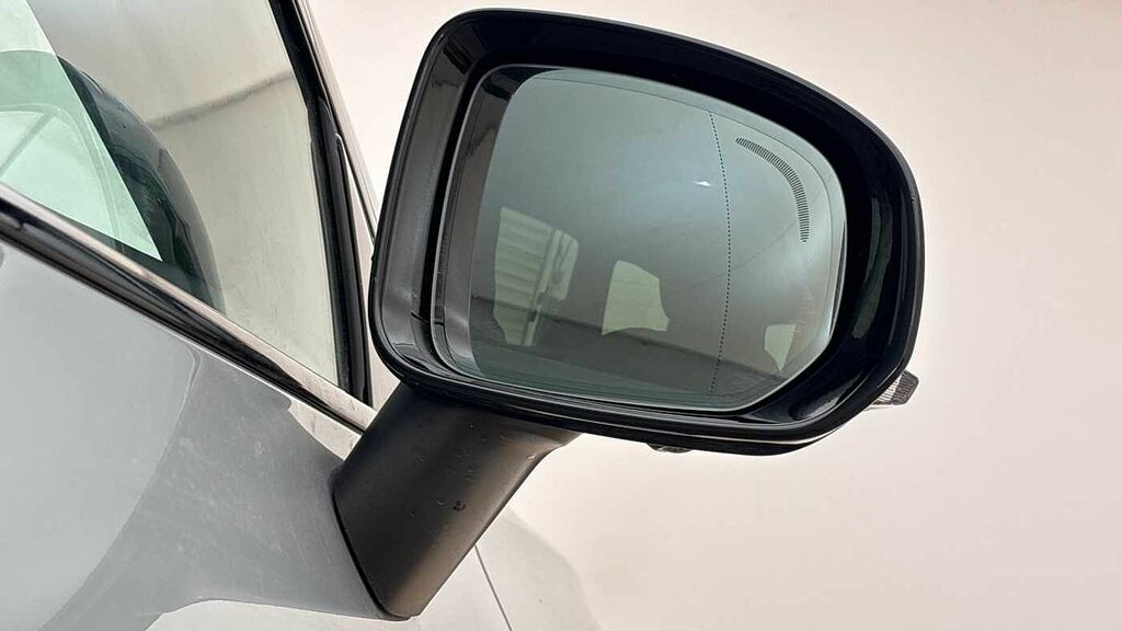 Volvo XC60 Plus Black Edition Black #16