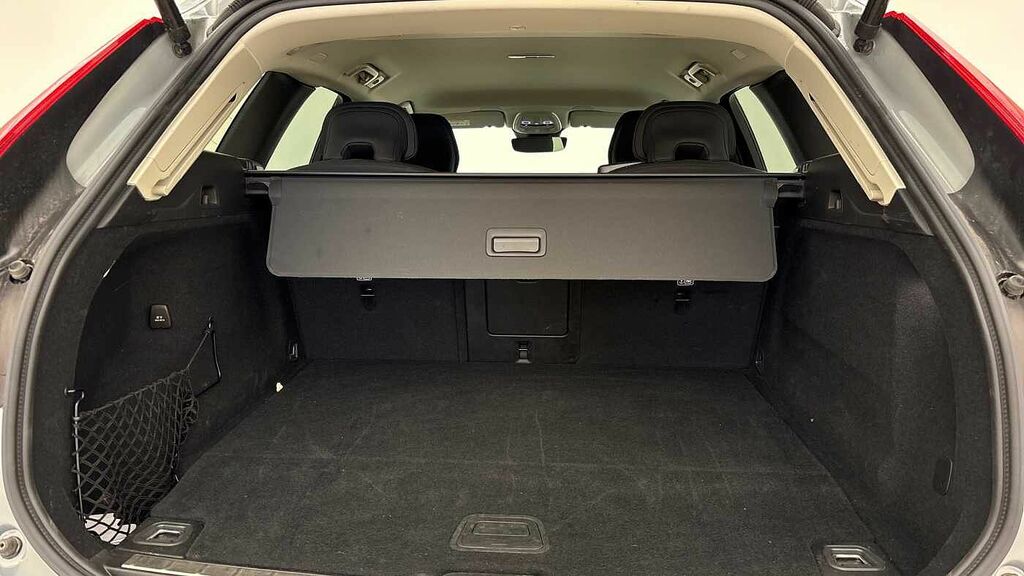 Volvo XC60 Plus Black Edition Black #12