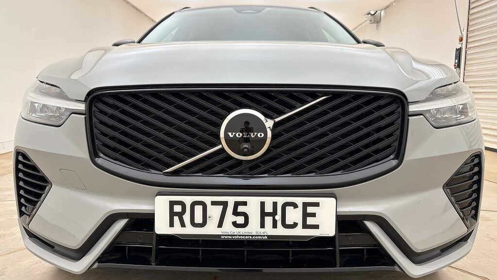Volvo XC60 Plus Black Edition Black #18
