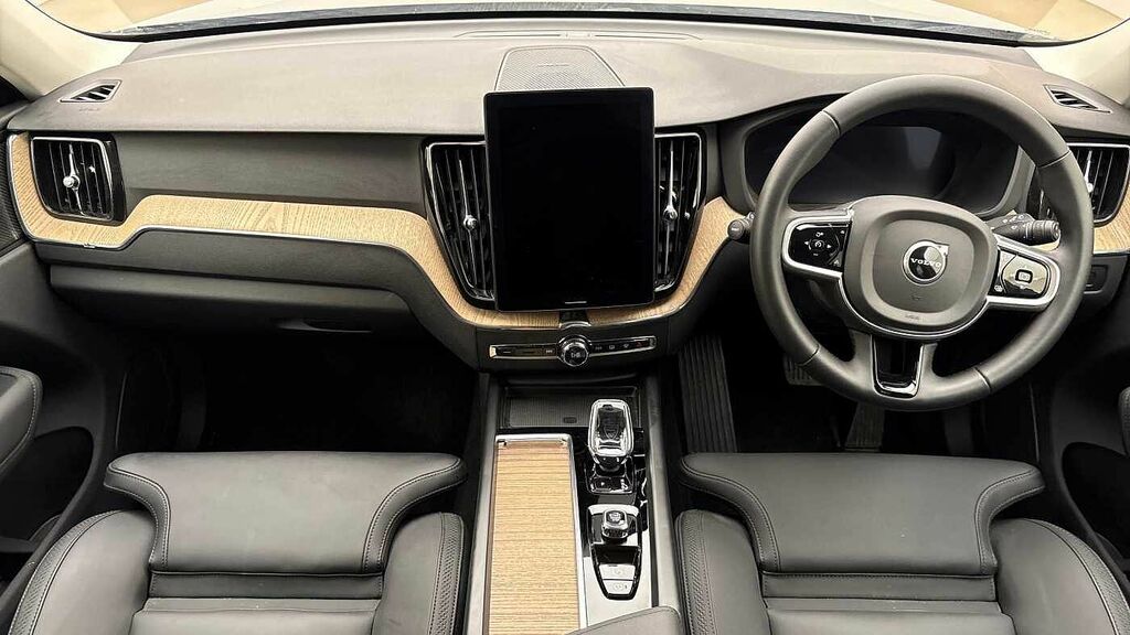 Volvo XC60 Plus Black Edition Black #10