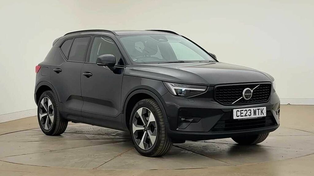 Volvo XC40 Ultimate, B3 Mild Hybrid, Dark Black
