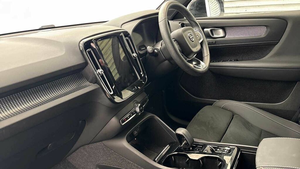 Volvo XC40 Plus, B3 Mild Hybrid, Dark Black #3