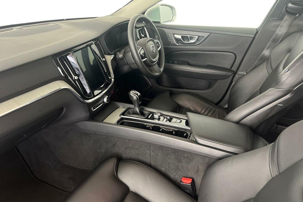 Volvo V60 D3 Inscription Winter Pack Silver #2