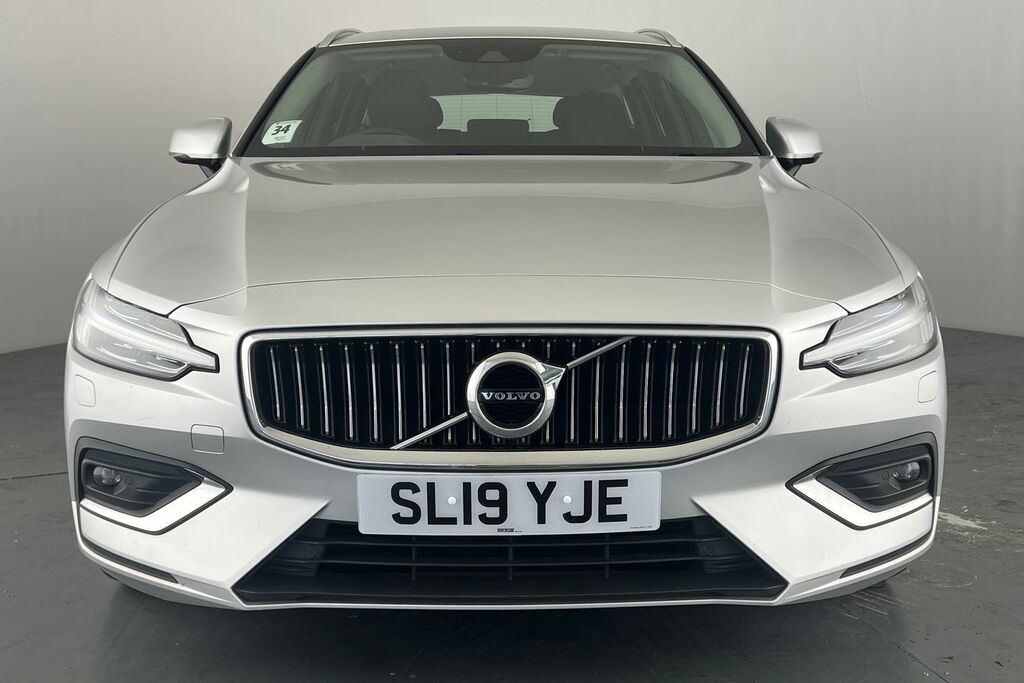Volvo V60 D3 Momentum Plus Black #40