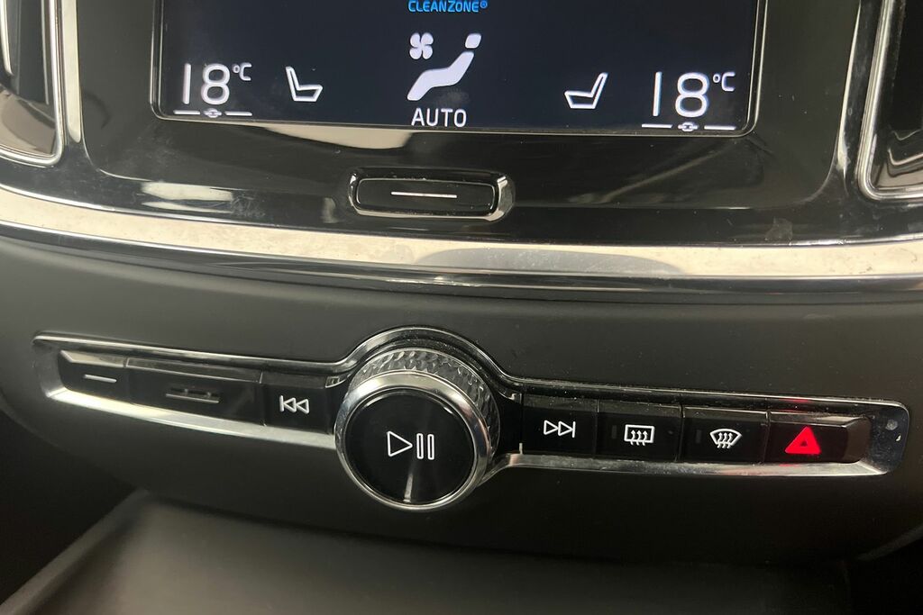 Volvo V60 D3 Momentum Plus Black #14