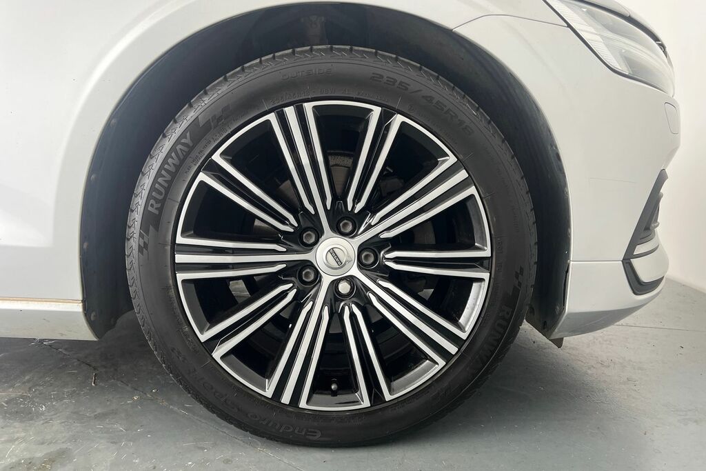 Volvo V60 D3 Momentum Plus Black #24
