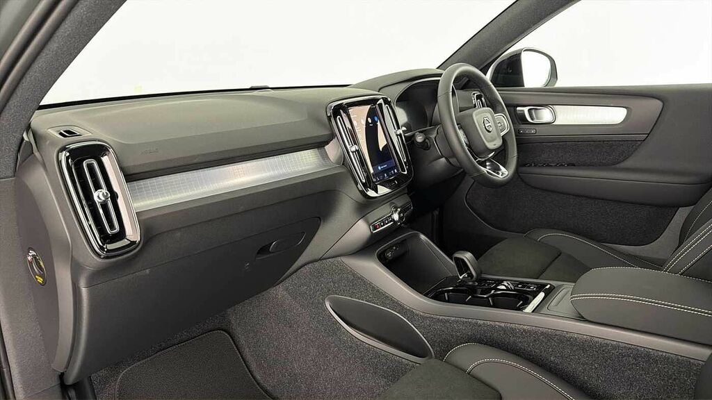 Volvo XC40 Plus Dark B3 Mild Hybrid Delivery Miles YY26ACL  #3