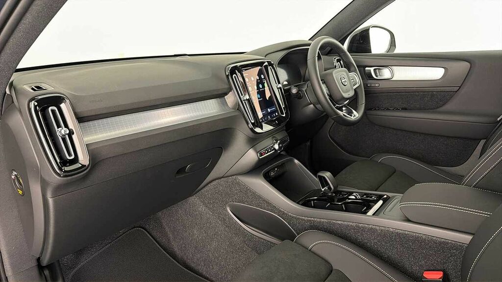 Volvo XC40 Plus Dark B3 Mild Hybrid Delivery Miles YG26SDP Blue #3