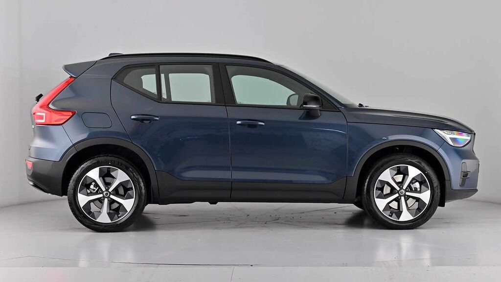 Volvo XC40 Plus Dark B3 Mild Hybrid Delivery Miles YG26SDP Blue #4