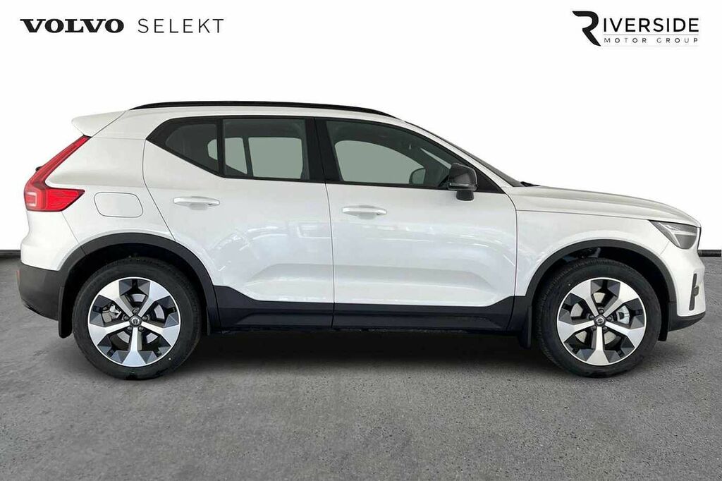 Volvo XC40 B3 Plus, Mild Hybrid, Dark Black #4