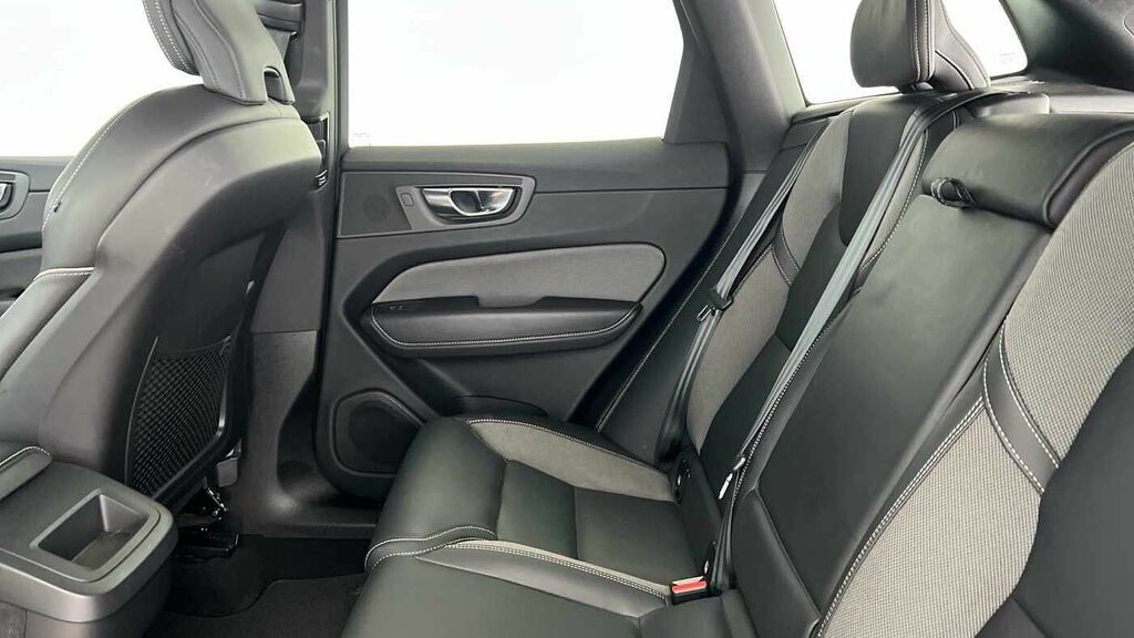 Volvo XC60 R-design, B4 Awd Mild Hybrid Black #6