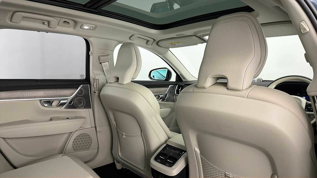 Volvo V90 2.0 B5p Ultimate Dark Black #32