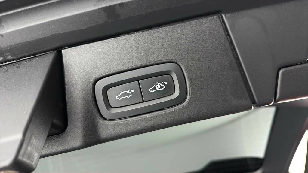 Volvo V90 2.0 B5p Ultimate Dark Black #31