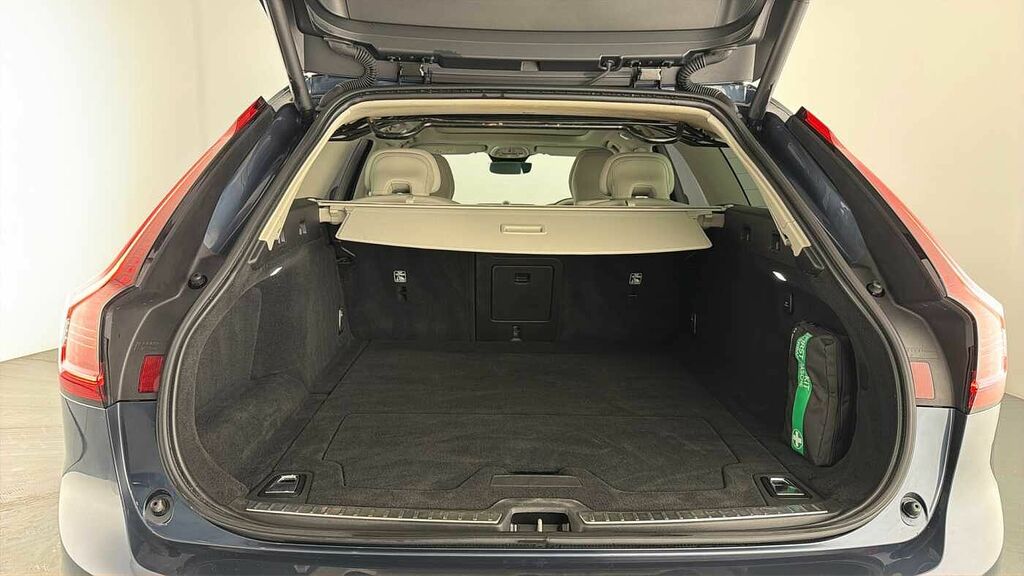 Volvo V90 2.0 B5p Ultimate Dark Black #19