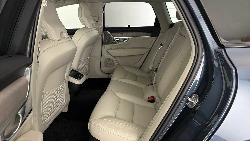 Volvo V90 2.0 B5p Ultimate Dark Black #12