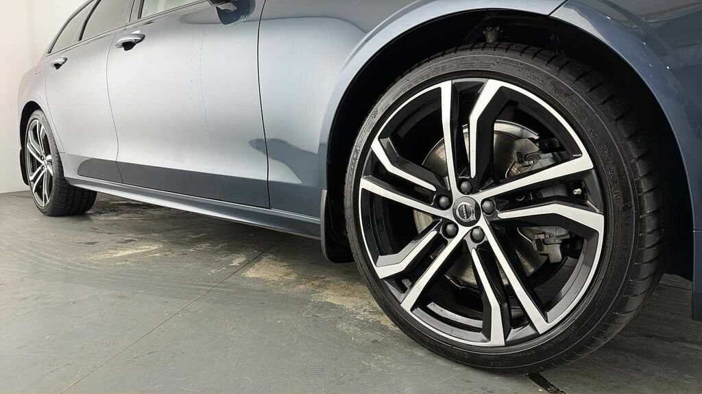 Volvo V90 2.0 B5p Ultimate Dark Black #25