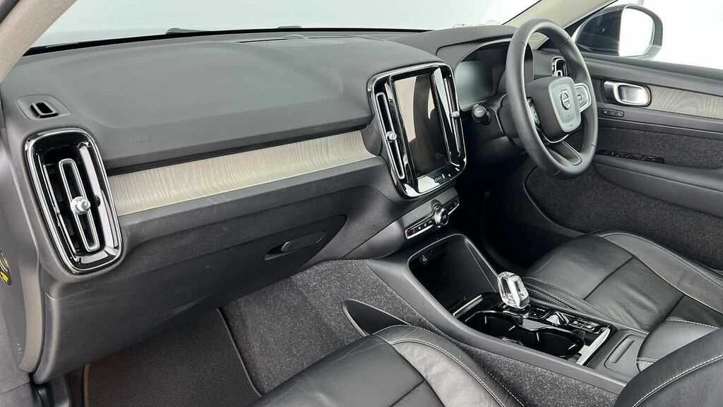 Volvo XC40 Inscription, T3 NA22ZWX Black #3