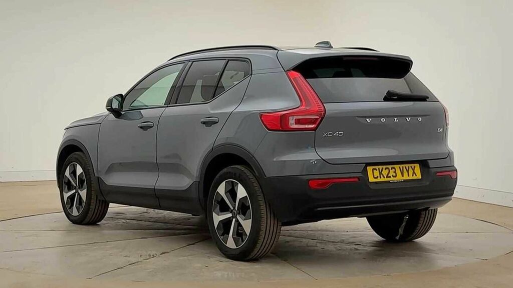 Volvo XC40 Ultimate, B4 Mild Hybrid, Dark CK23VYX Grey #2