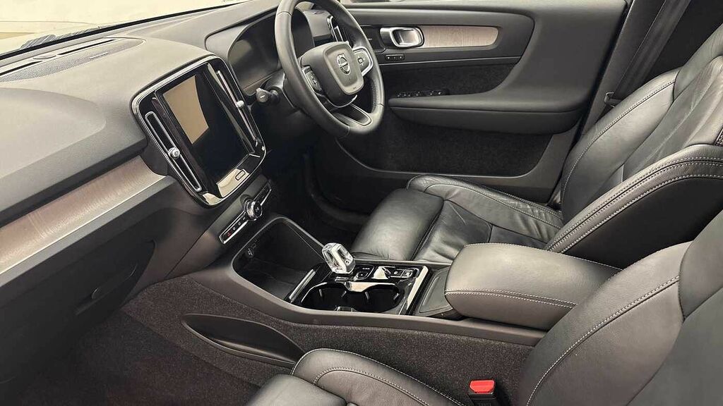 Volvo XC40 Ultimate, B4 Mild Hybrid, Dark CK23VYX Grey #3
