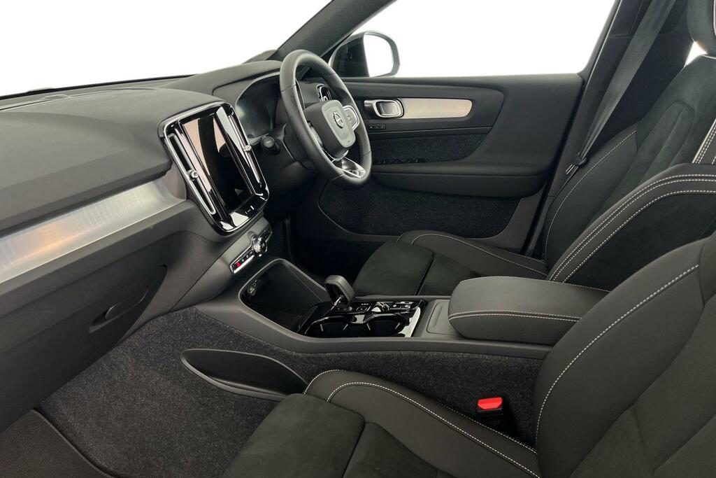 Volvo XC40 B3 Plus, Mild Hybrid, Dark Grey #4