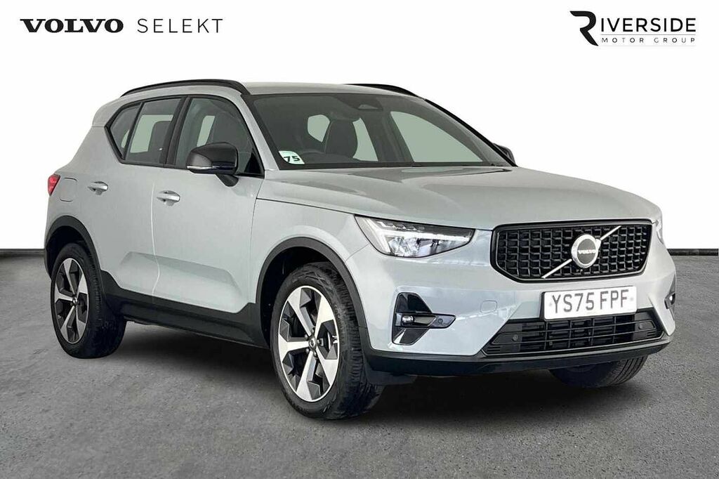 Volvo XC40 B3 Plus, Mild Hybrid, Dark Grey