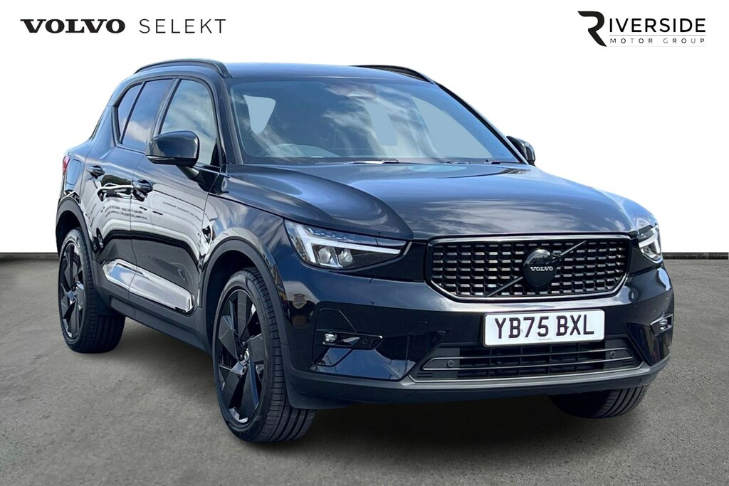 Volvo XC40 Black Edition Plus, B3 Mild Hybrid, Low Ro Black