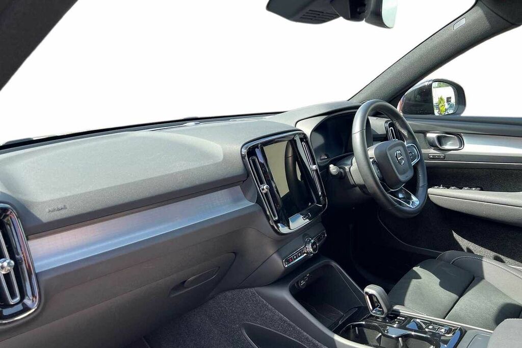 Volvo XC40 Black Edition Plus, B3 Mild Hybrid, Low Ro Black #4