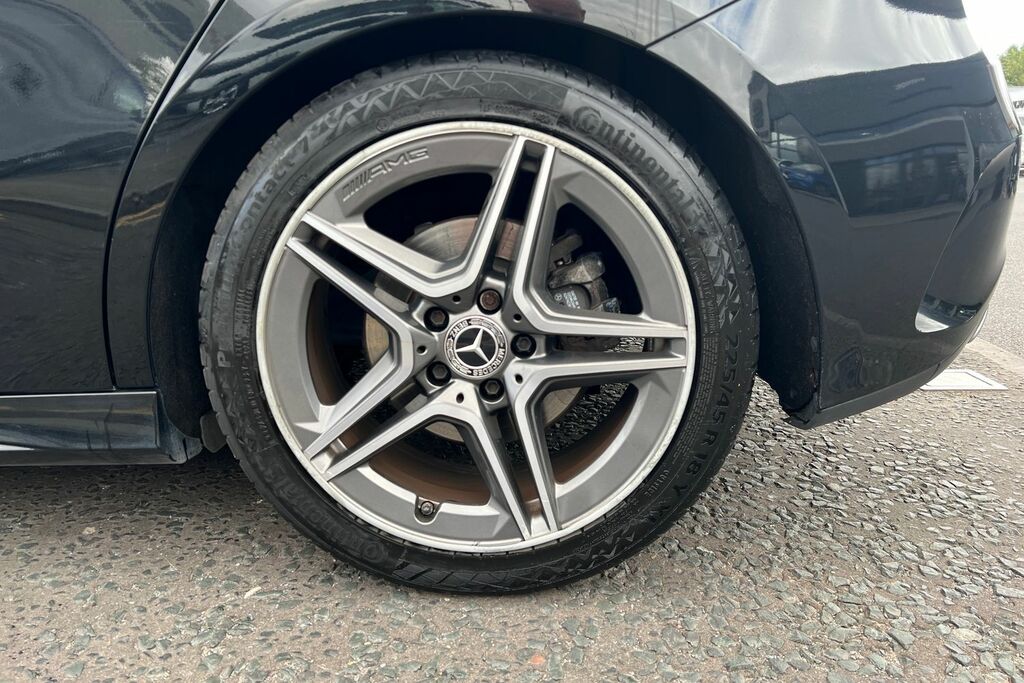 Mercedes-Benz A Class 1.3 A200 Amg Line 7G-dct Euro 6 Ss DA20RZM Black #5
