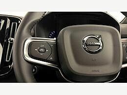 Volvo XC40 2.0 B3p Ultra Dark Blue #19