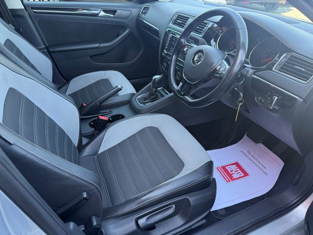 Volkswagen Jetta Blue #8