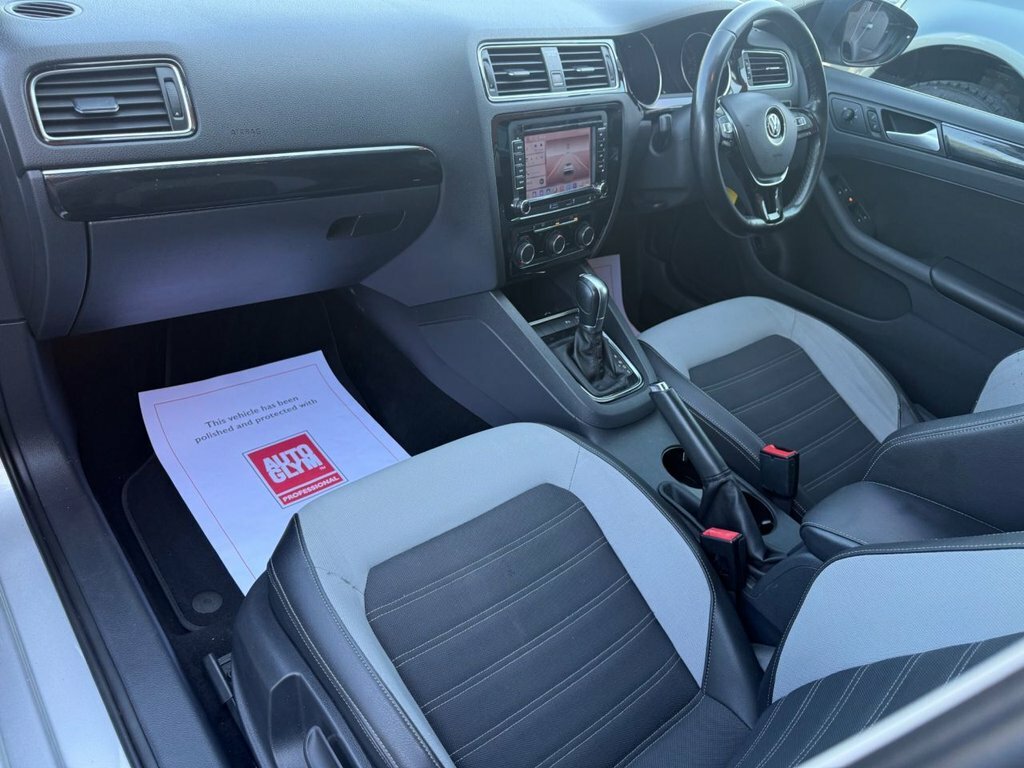 Volkswagen Jetta Blue #20