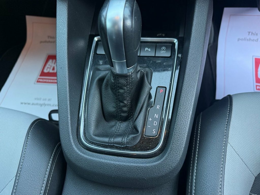 Volkswagen Jetta Blue #16