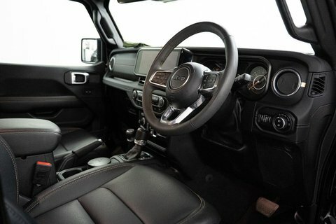 Jeep Wrangler 2.0 Gme Sahara  #2