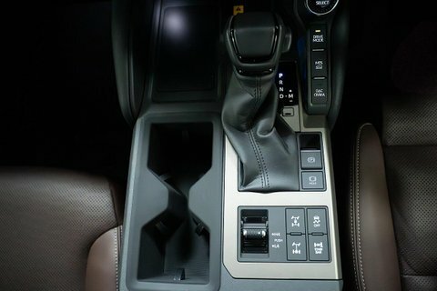 Toyota Land Cruiser 2.8 D-4d 204 Invincible 7 Seats  #13