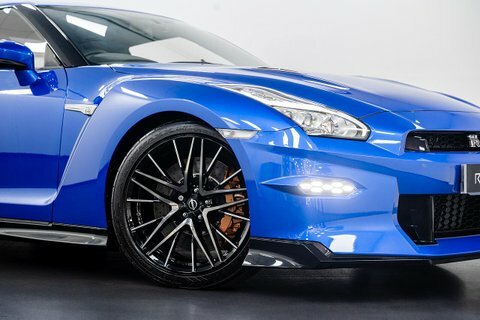 Nissan GT-R Premium Edition 3.8 #3
