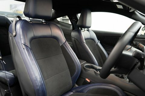 Ford Mustang 5.0 V8 Dark