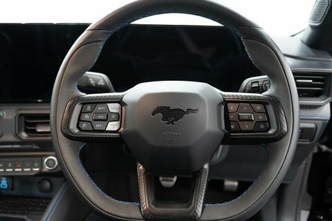 Ford Mustang 5.0 V8 Dark #4