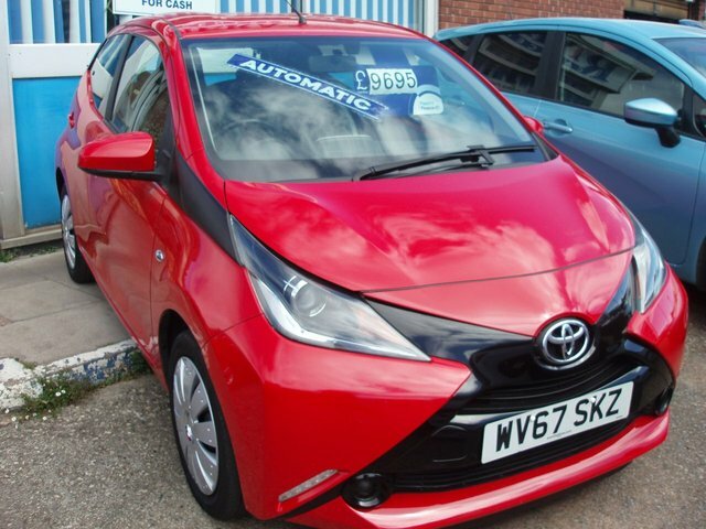 Toyota Aygo 1.0 Vvt-i X-play Hatchback Red